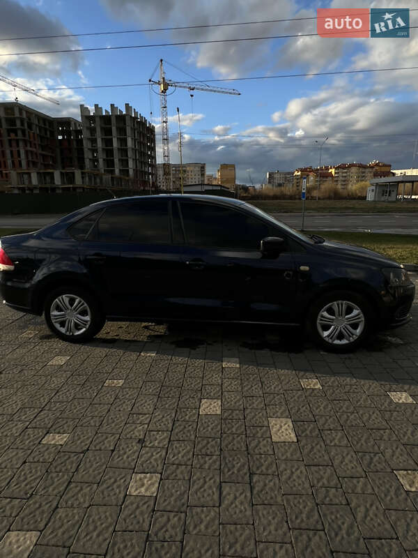 Седан Volkswagen Polo 2012 в Ужгороді