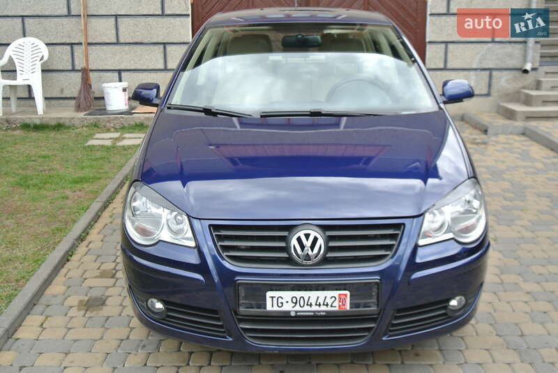 Хэтчбек Volkswagen Polo 2009 в Черновцах