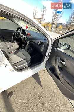 Хэтчбек Volkswagen Polo 2011 в 