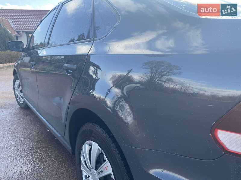 Седан Volkswagen Polo 2016 в Бердичеве