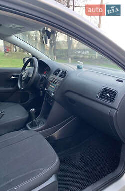 Седан Volkswagen Polo 2011 в 