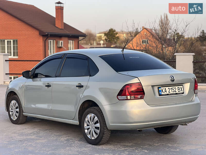 Седан Volkswagen Polo 2013 в Киеве