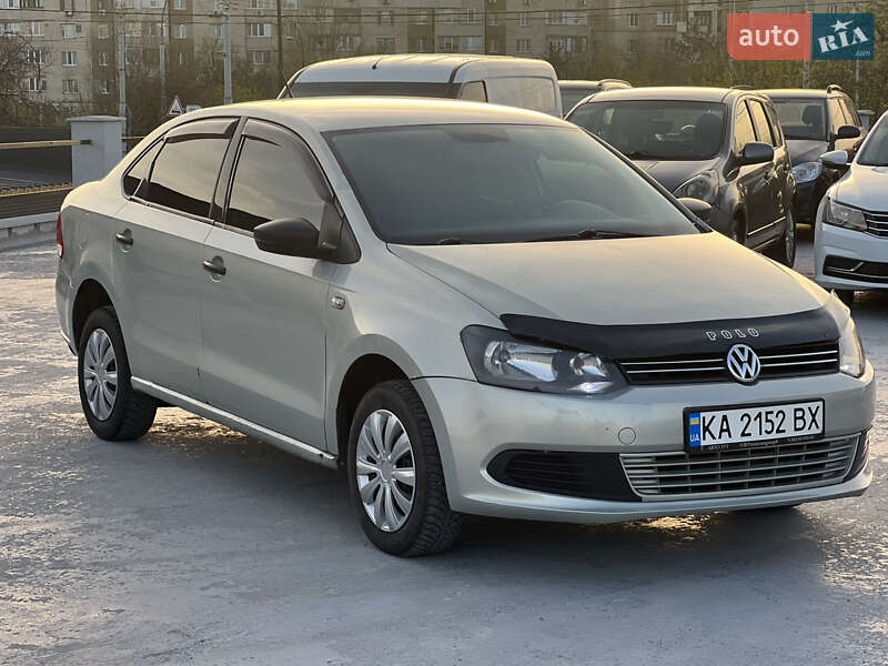 Седан Volkswagen Polo 2013 в Киеве