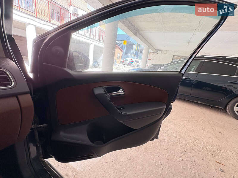 Седан Volkswagen Polo 2012 в Львове