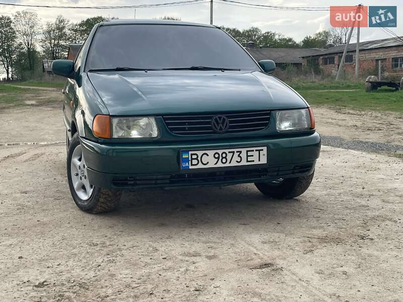 Хэтчбек Volkswagen Polo 1995 в 