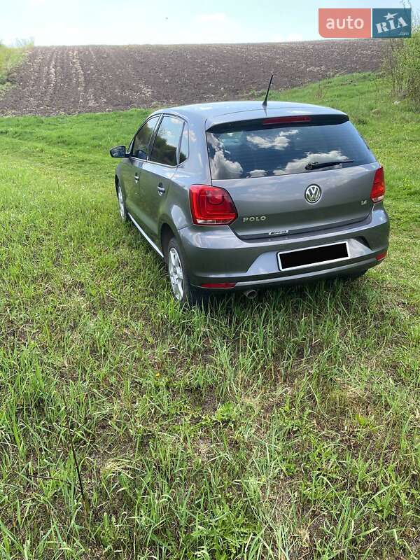 Хэтчбек Volkswagen Polo 2014 в Черновцах