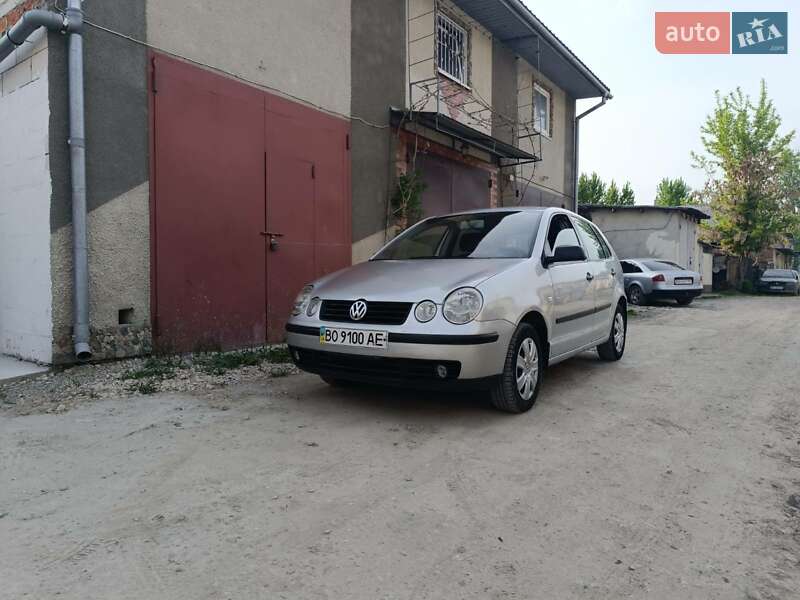 Хетчбек Volkswagen Polo 2003 в 