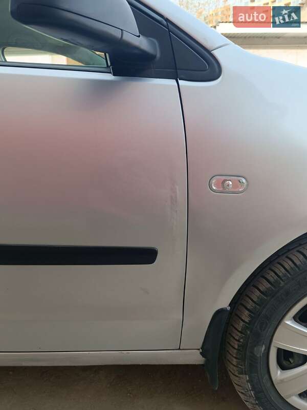 Хетчбек Volkswagen Polo 2003 в Тернополі