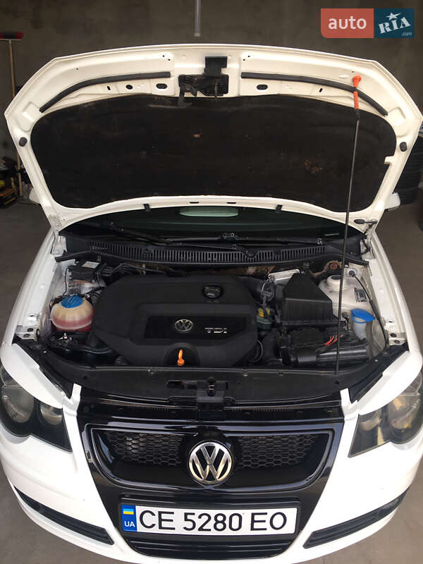 Хетчбек Volkswagen Polo 2007 в Чернівцях