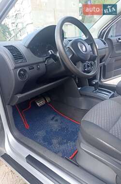 Хетчбек Volkswagen Polo 2002 в 