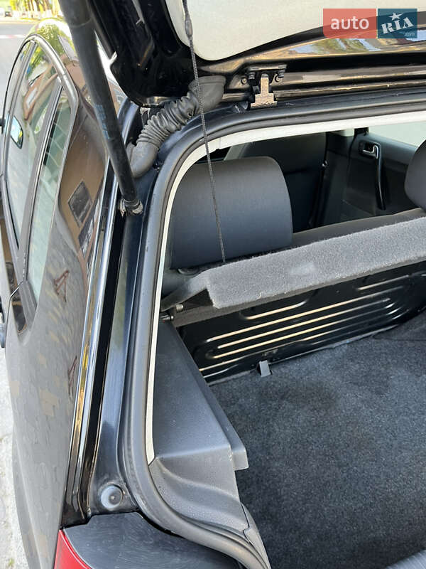 Хэтчбек Volkswagen Polo 2003 в Черновцах