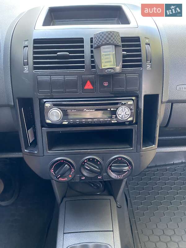 Хэтчбек Volkswagen Polo 2005 в Черновцах
