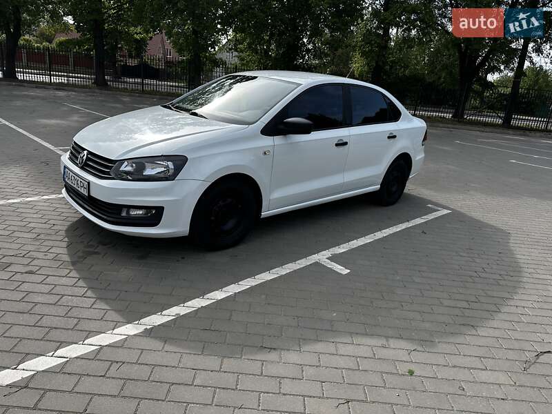 Седан Volkswagen Polo 2016 в Луцьку
