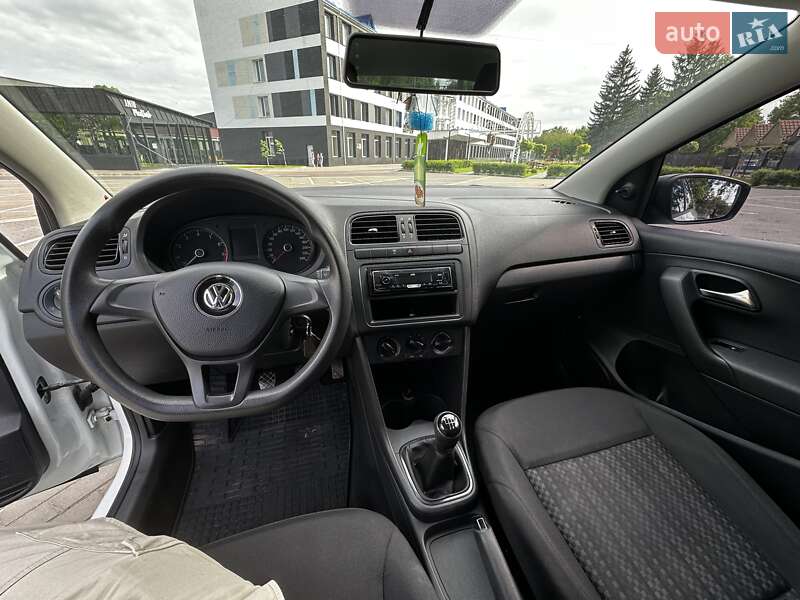 Седан Volkswagen Polo 2016 в Луцьку