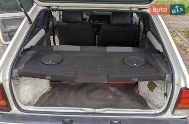 Хэтчбек Volkswagen Polo 1989 в 