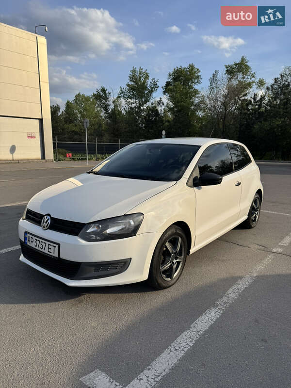 Хетчбек Volkswagen Polo 2010 в 