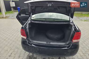 Седан Volkswagen Polo 2011 в 