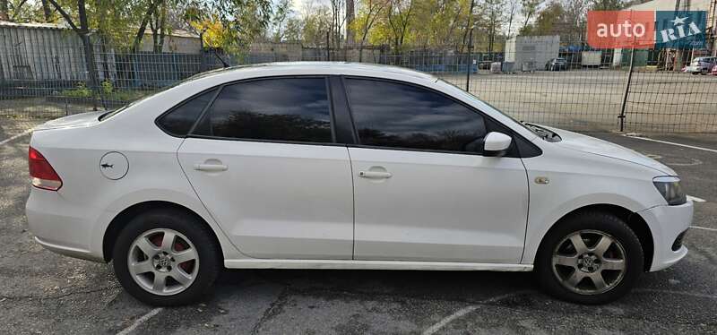 Седан Volkswagen Polo 2011 в Дніпрі