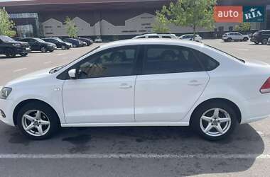 Седан Volkswagen Polo 2011 в 
