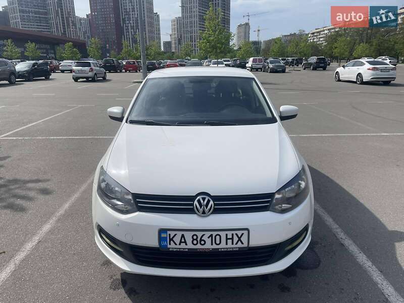 Седан Volkswagen Polo 2011 в 