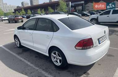 Седан Volkswagen Polo 2011 в 