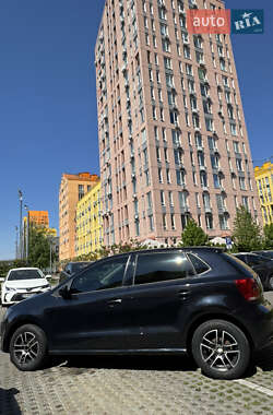 Хетчбек Volkswagen Polo 2010 в 