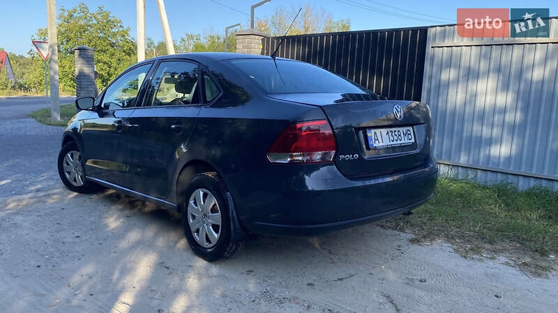 Седан Volkswagen Polo 2011 в Вишневом