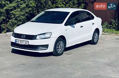 Седан Volkswagen Polo 2018 в Киеве