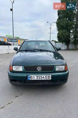 Седан Volkswagen Polo 1996 в 