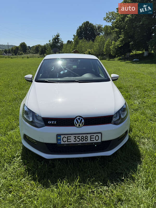 Хэтчбек Volkswagen Polo 2012 в Черновцах