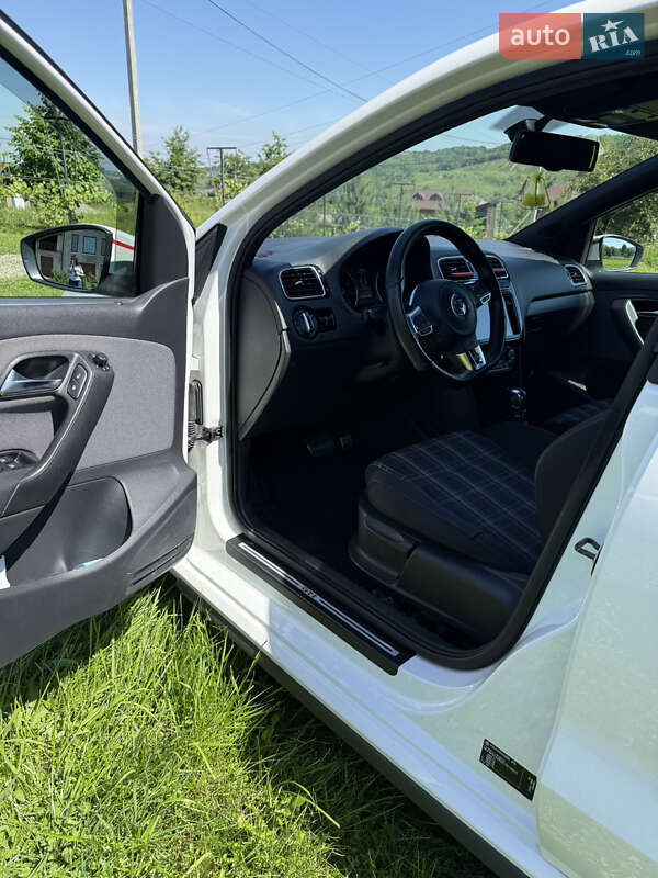 Хэтчбек Volkswagen Polo 2012 в Черновцах