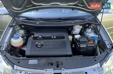 Хэтчбек Volkswagen Polo 2006 в 