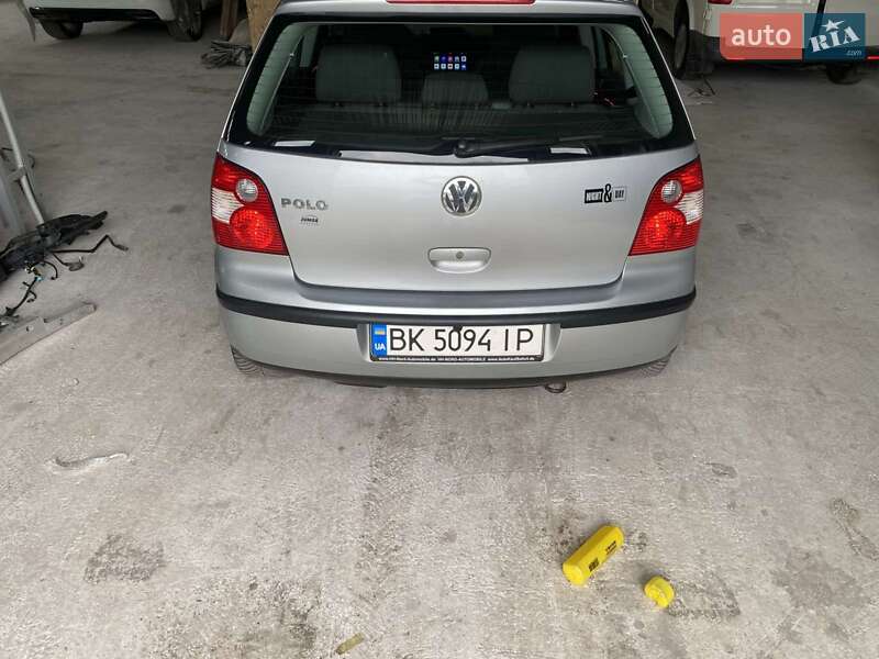 Хэтчбек Volkswagen Polo 2004 в Ровно