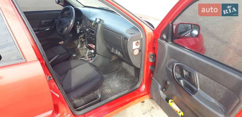 Седан Volkswagen Polo 1997 в Покрове