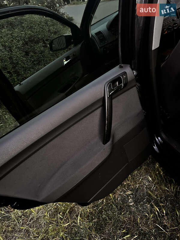 Хетчбек Volkswagen Polo 2009 в Дніпрі