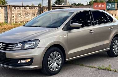 Седан Volkswagen Polo 2016 в Жовтих Водах
