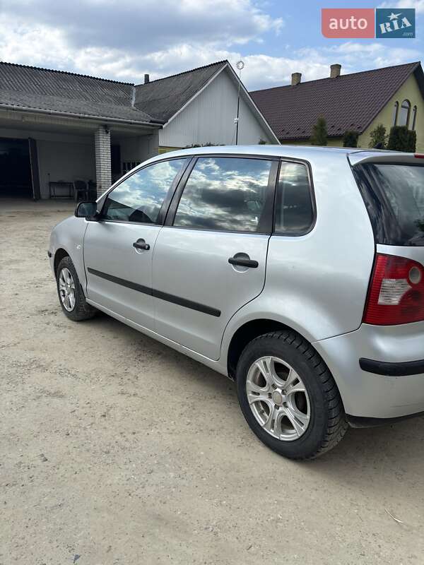 Хетчбек Volkswagen Polo 2003 в Чернівцях