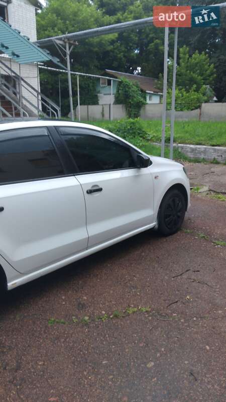 Седан Volkswagen Polo 2011 в Чернігові