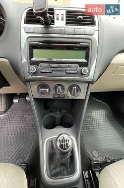 Хэтчбек Volkswagen Polo 2010 в 
