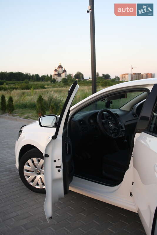 Седан Volkswagen Polo 2011 в Золочеві фото 5 Седан Volkswagen Polo 2011 в Золочеві