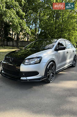 Седан Volkswagen Polo 2011 в Харькове