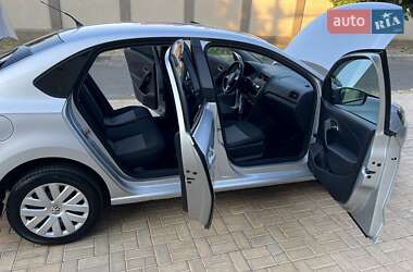 Седан Volkswagen Polo 2011 в 