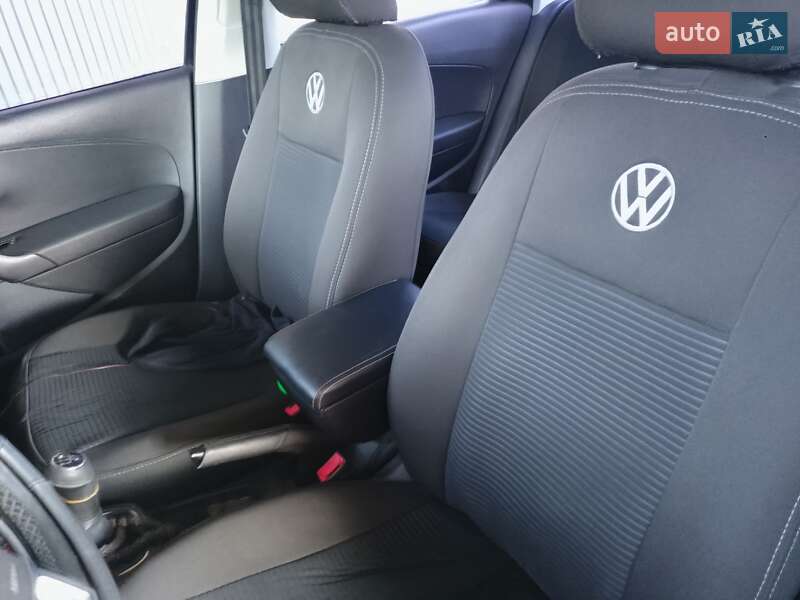 Седан Volkswagen Polo 2011 в 