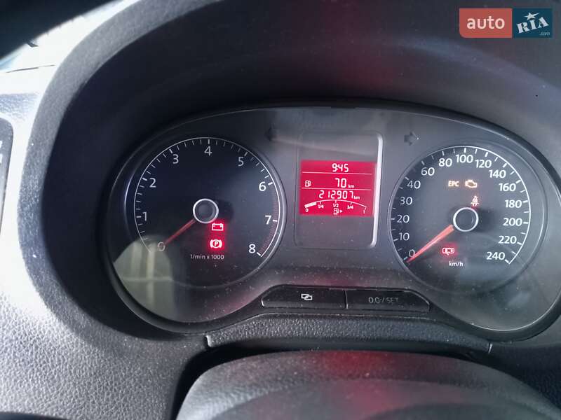 Седан Volkswagen Polo 2011 в Полонном
