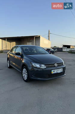 Седан Volkswagen Polo 2011 в Сумах