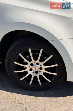 Хетчбек Volkswagen Polo 2014 в 