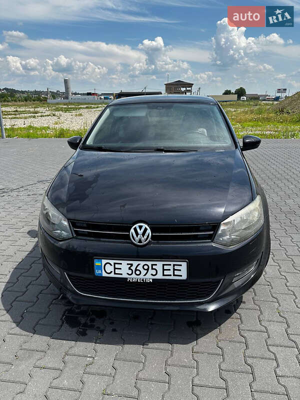Хэтчбек Volkswagen Polo 2011 в Черновцах