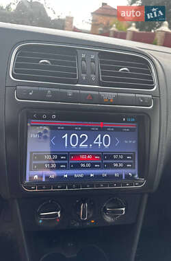 Хэтчбек Volkswagen Polo 2011 в Черновцах