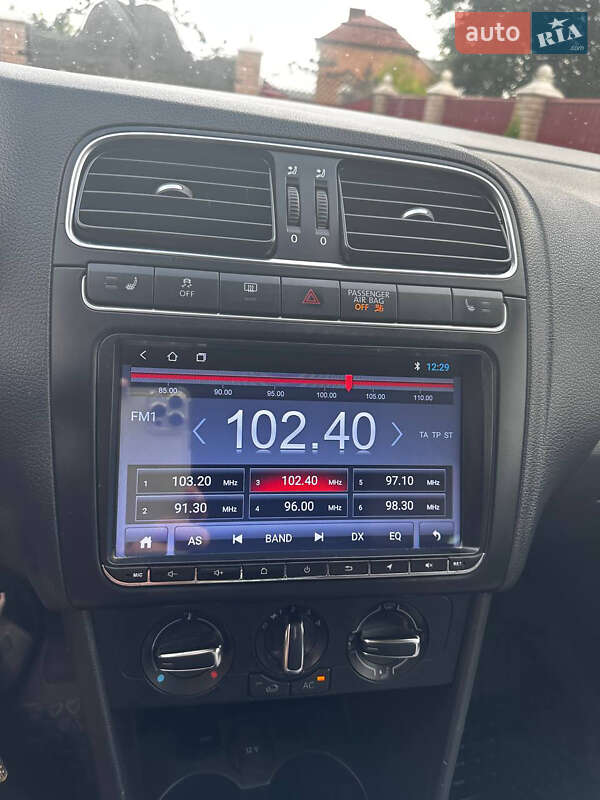 Хэтчбек Volkswagen Polo 2011 в Черновцах