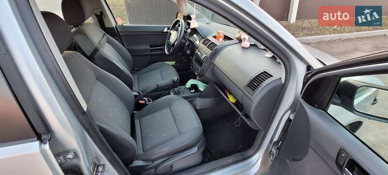 Хэтчбек Volkswagen Polo 2002 в Петропавловской Борщаговке